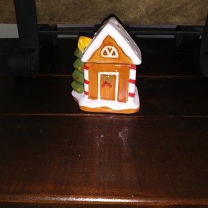 NWT-Salt & Pepper shakers